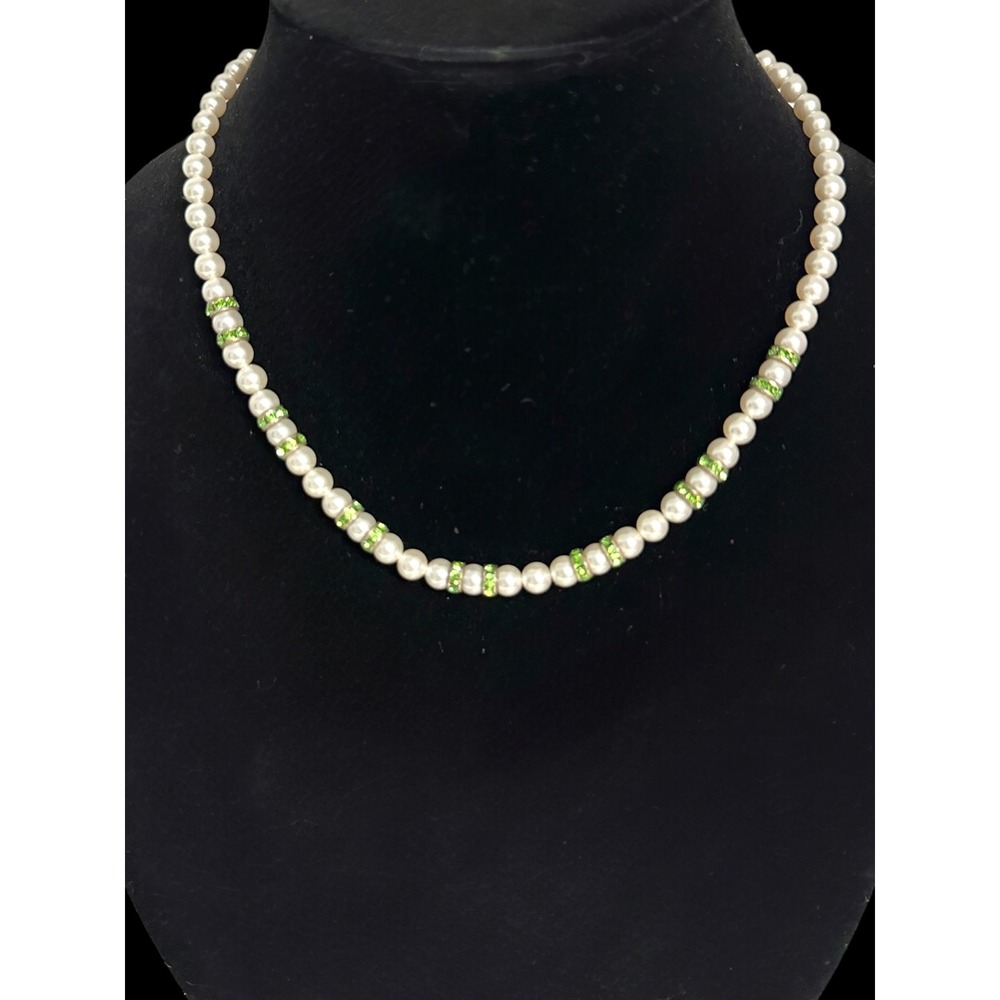 Unbranded Faux Pearl Necklace Womens 18.5in White‎ Green Beaded Toggle